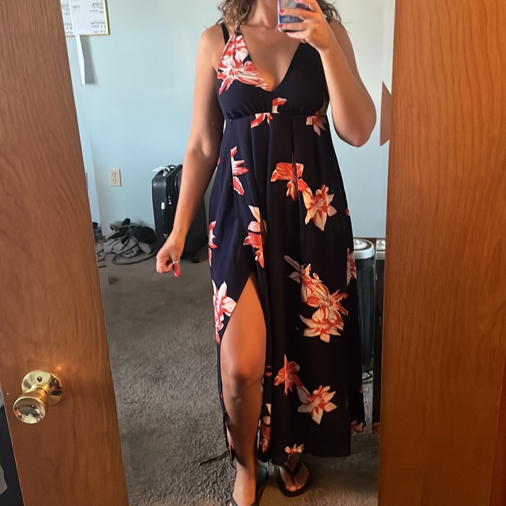 Floral summer dress, very flowy. Never worn.
